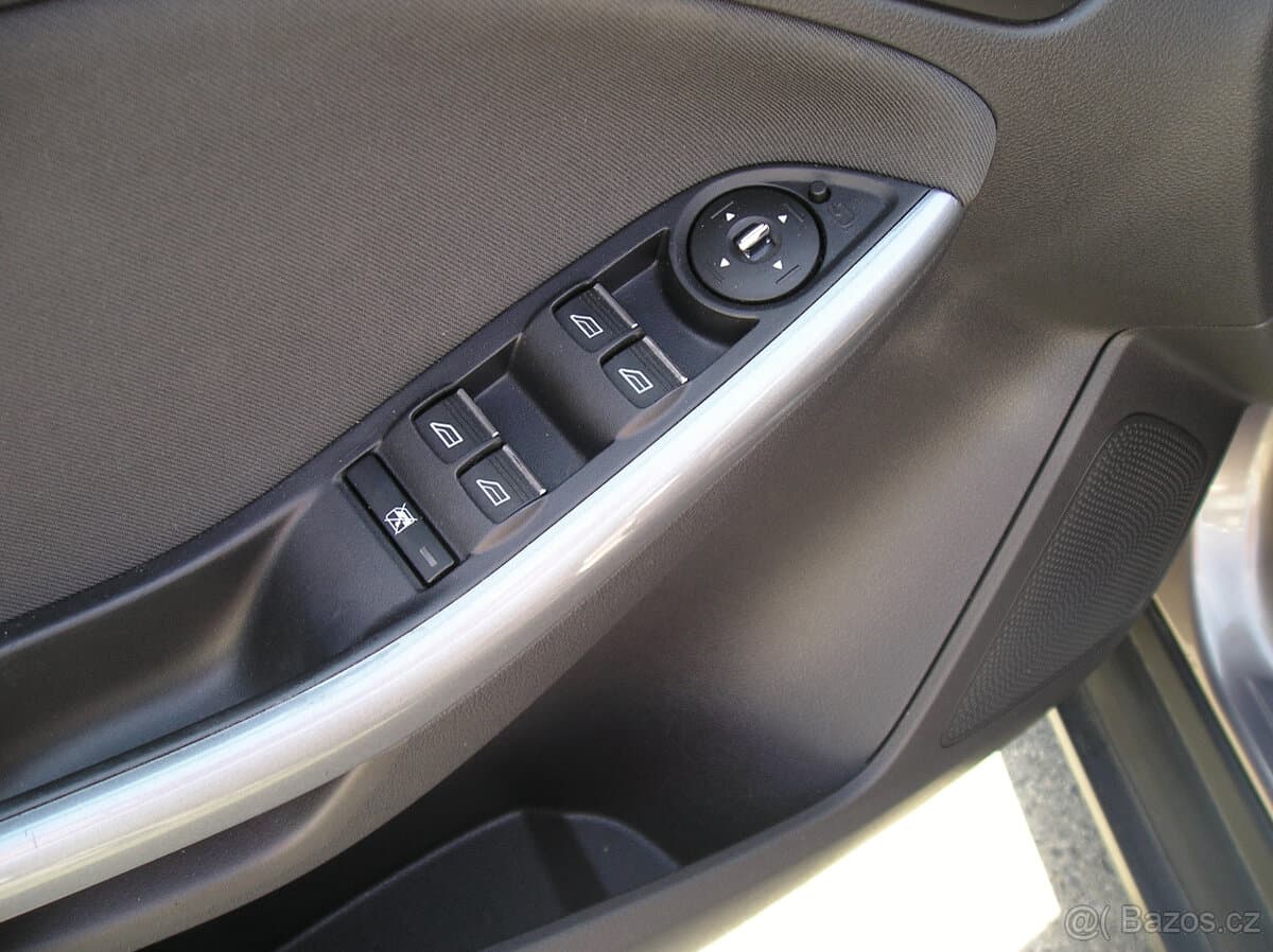 2011 Ford FOCUS - 13