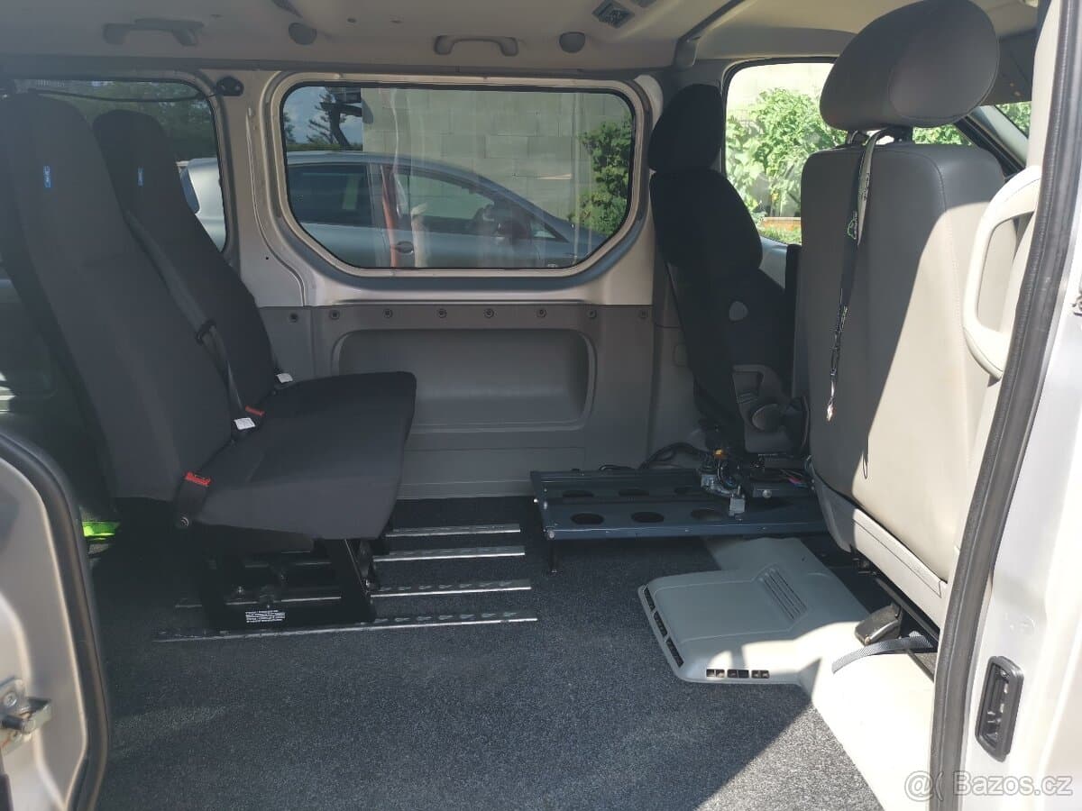 2015 Opel VIVARO - 13