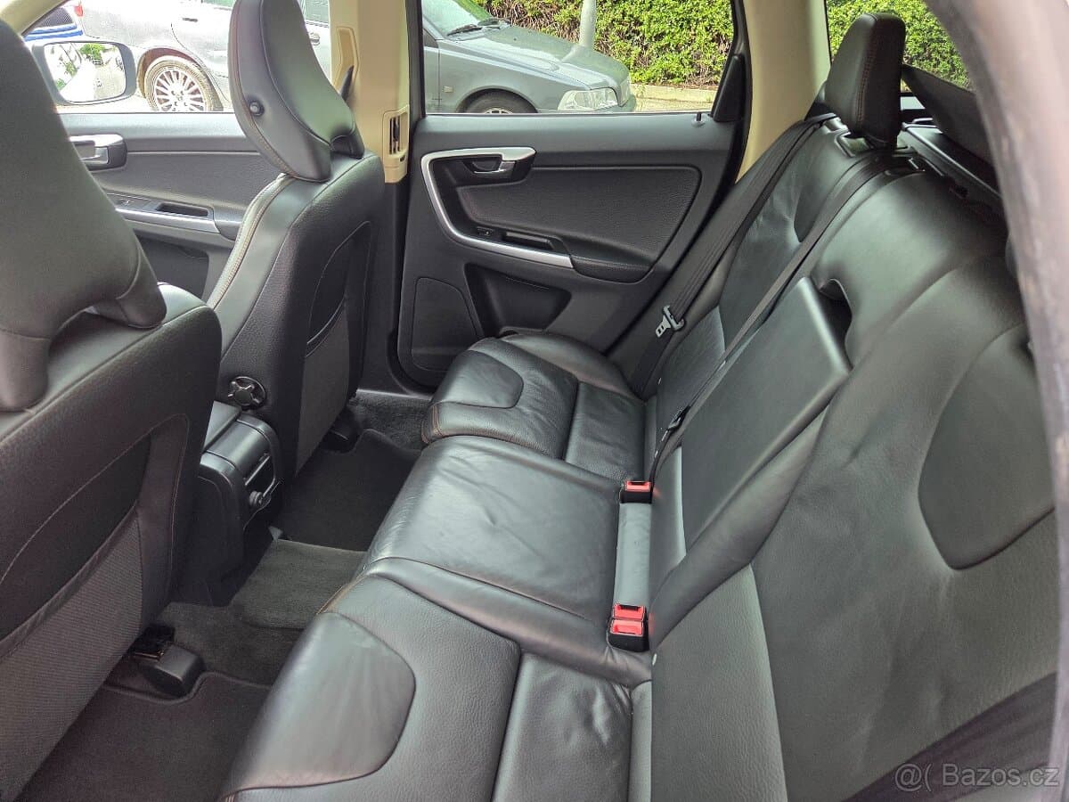 2011 Volvo XC60 - 13