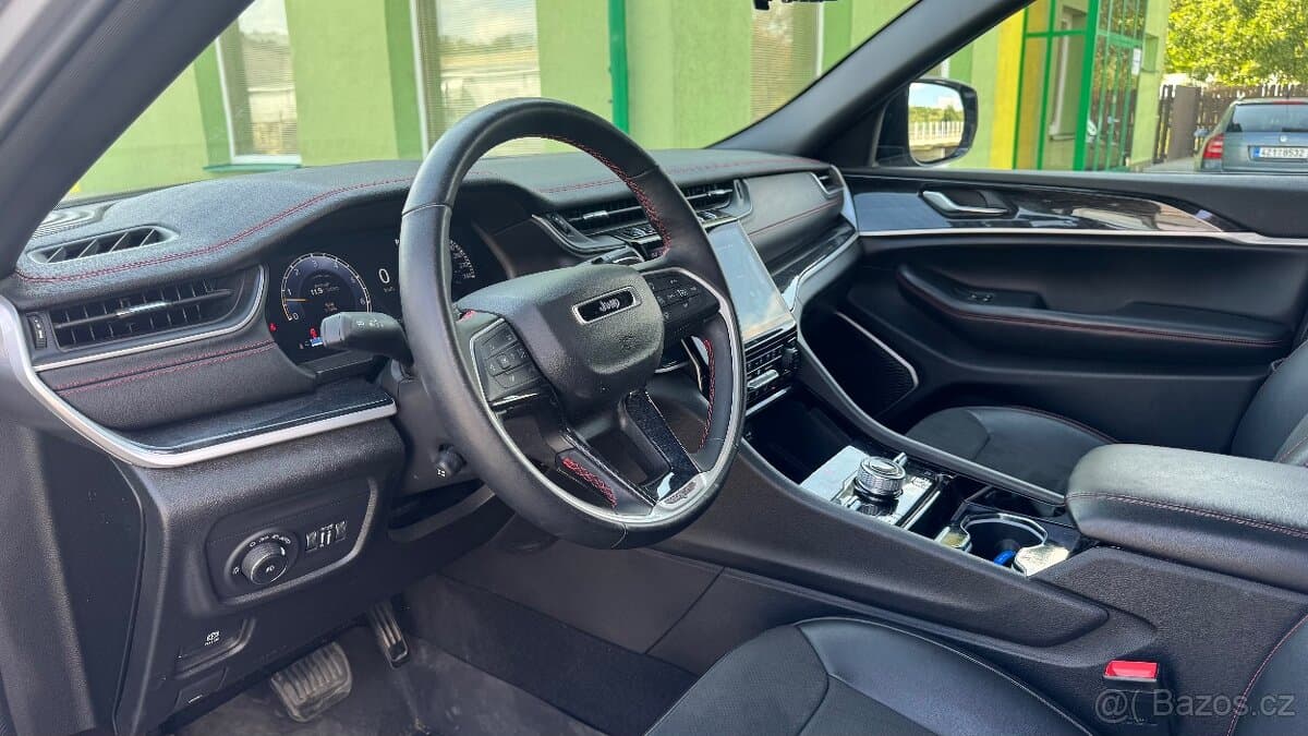 2022 Jeep CHEROKEE - 13