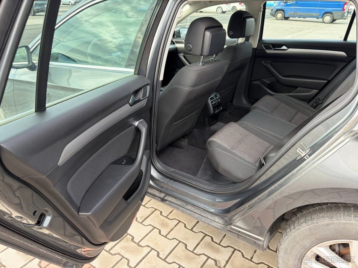 2016 Volkswagen PASSAT - 13