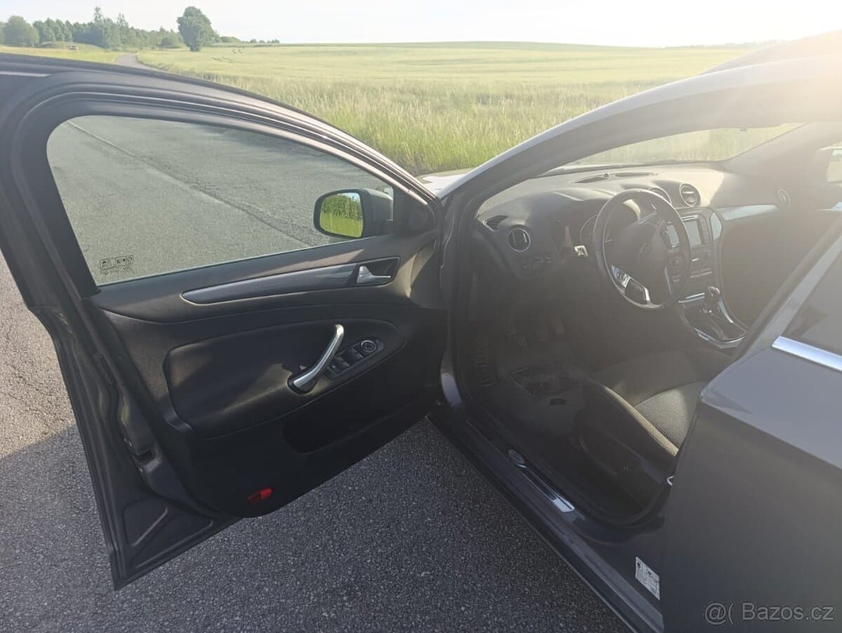 2013 Ford MONDEO - 13