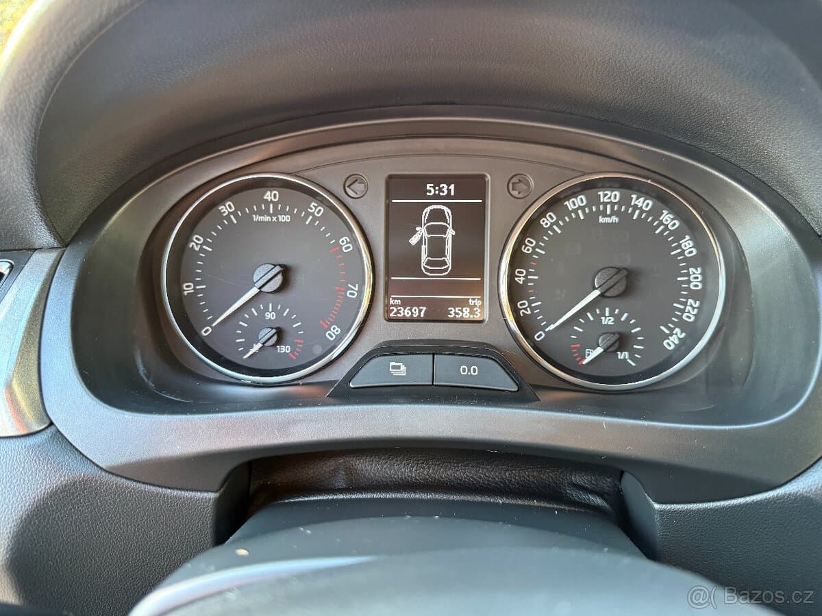 2014 Škoda RAPID - 13