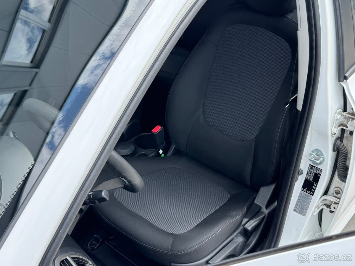 2014 Hyundai i20 - 13