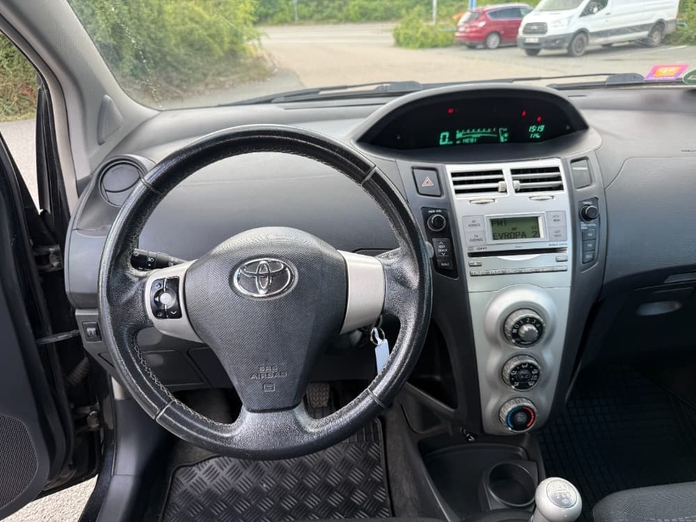 2008 Toyota YARIS - 13