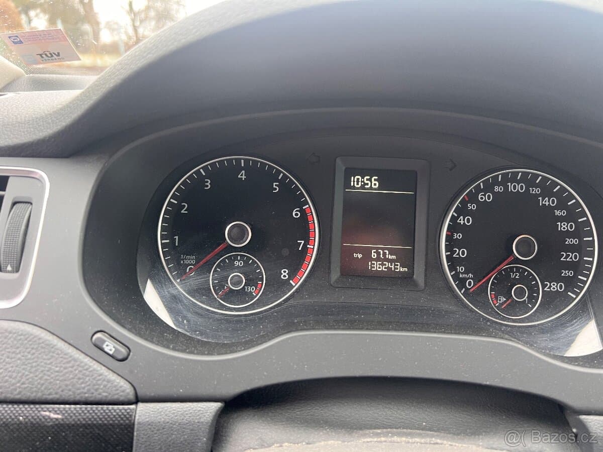 2011 Volkswagen JETTA - 13