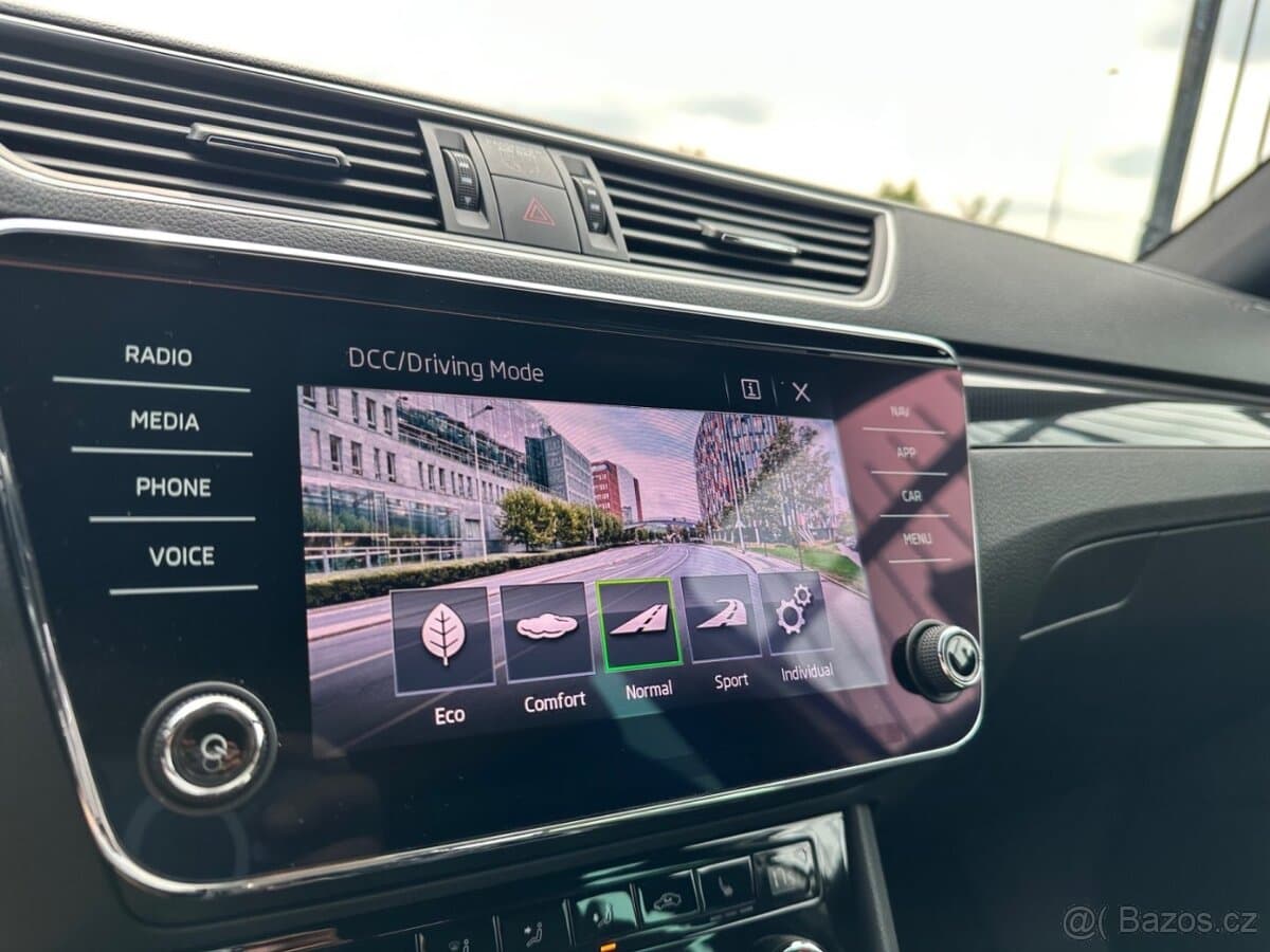 2019 Škoda SUPERB - 13