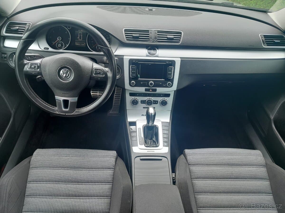 2012 Volkswagen PASSAT - 13
