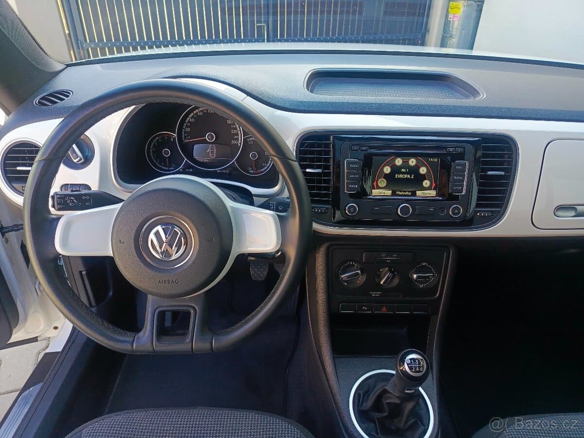 2013 Volkswagen BEETLE - 13