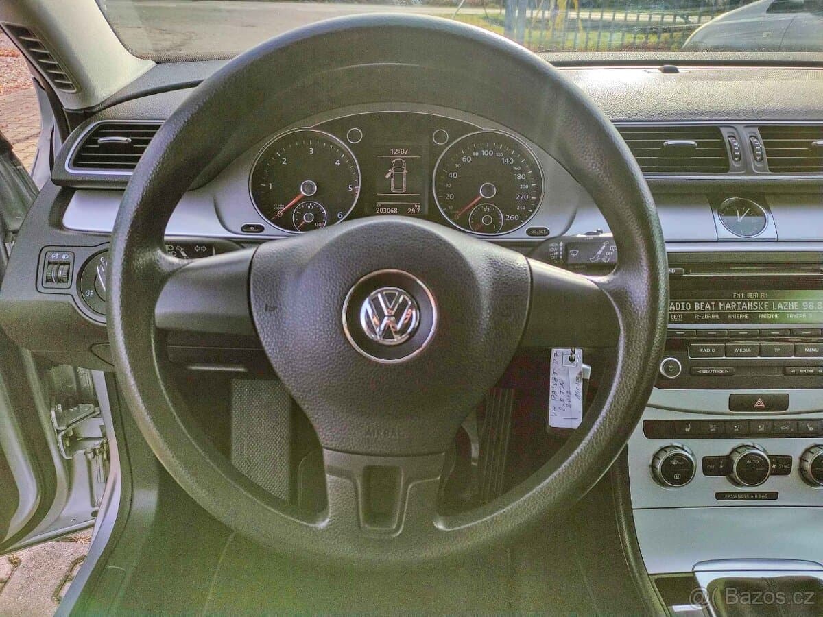 2012 Volkswagen PASSAT - 13