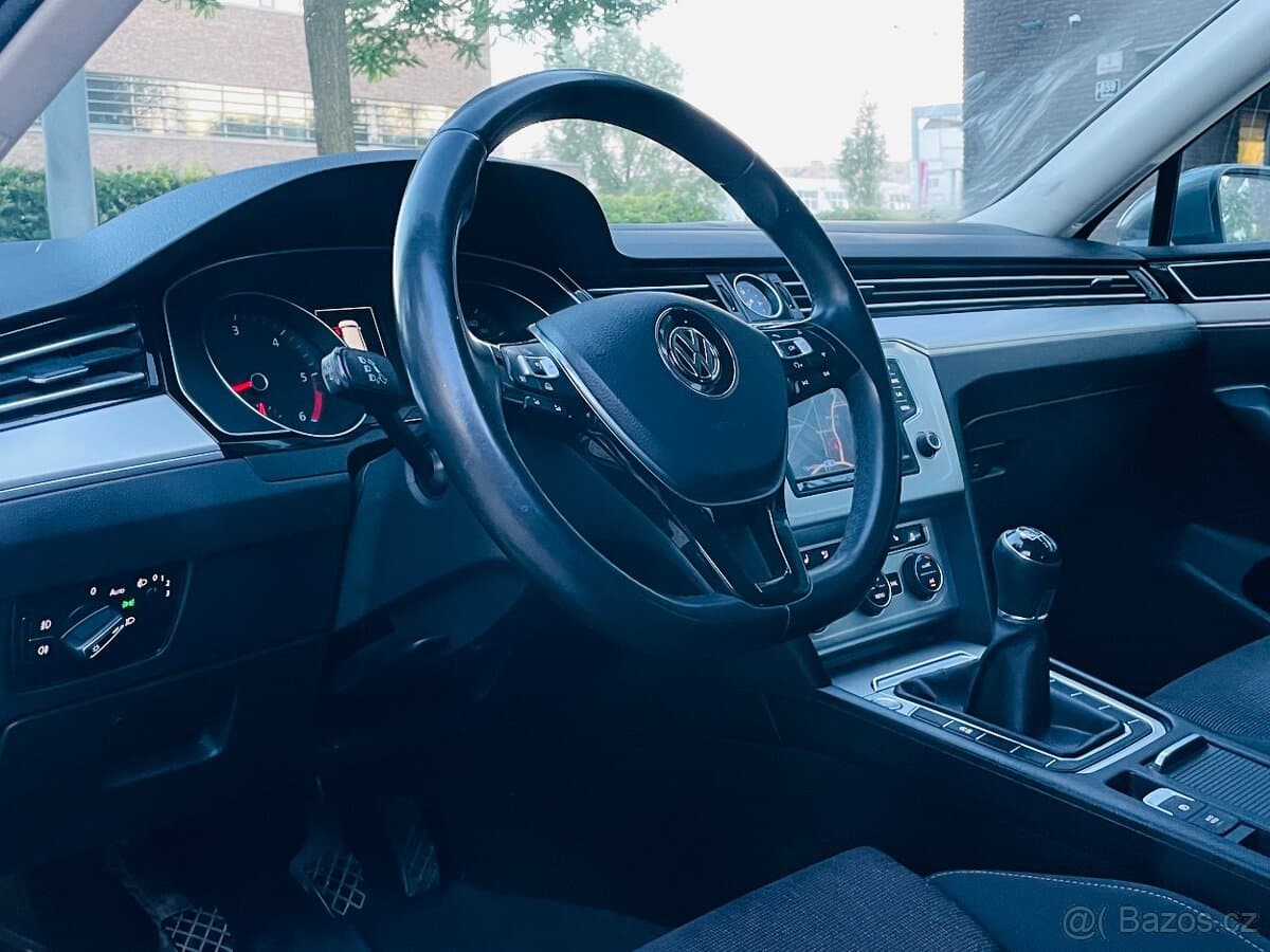 2016 Volkswagen PASSAT - 13