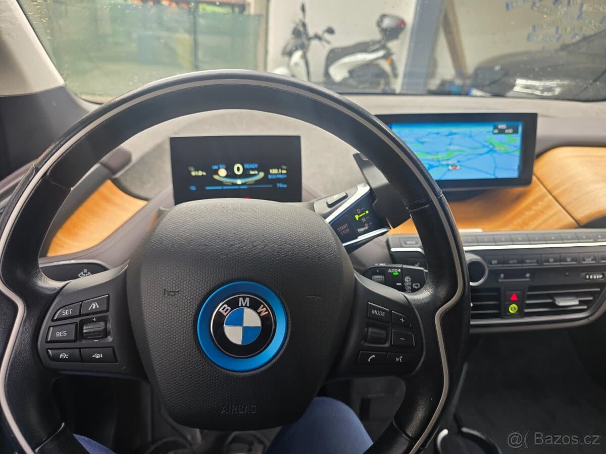 2016 BMW i3 - 13
