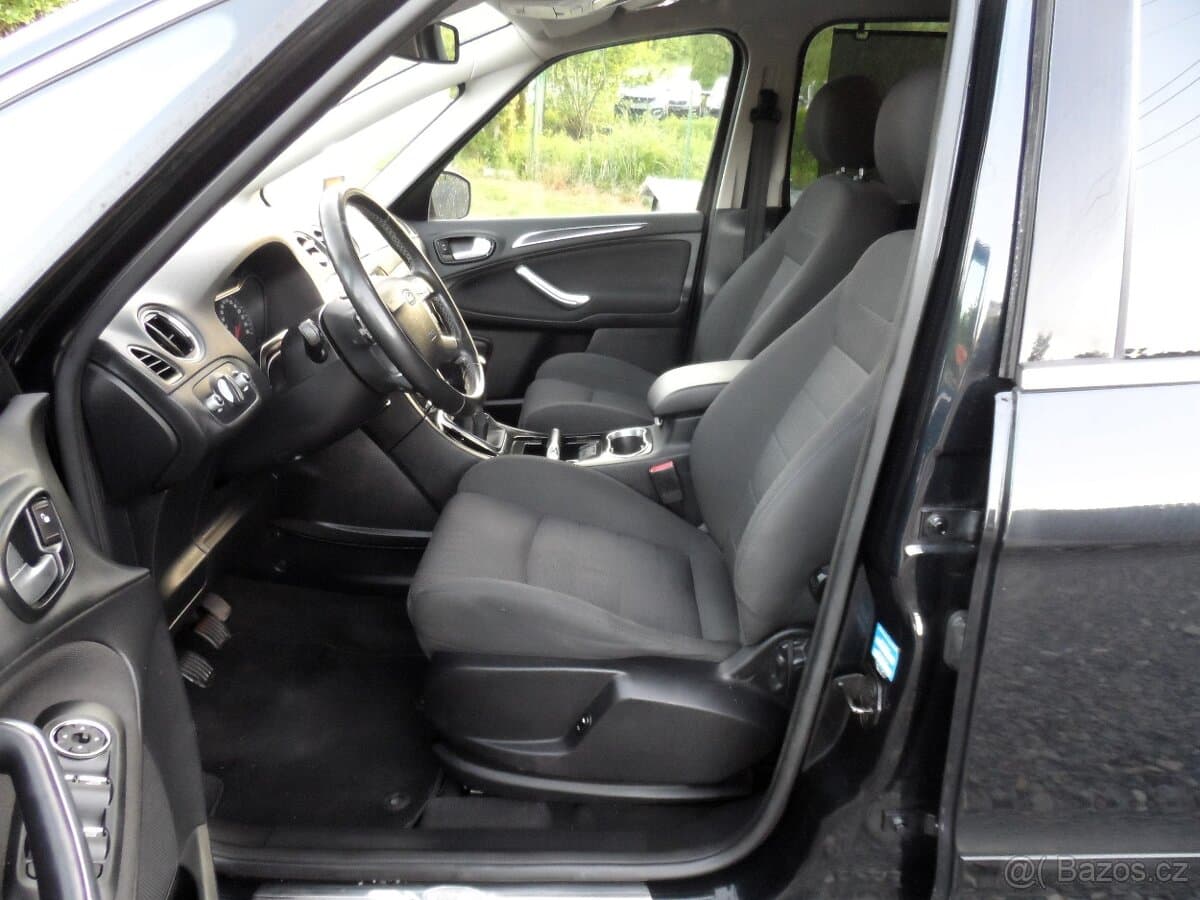 2011 Ford S-MAX - 13