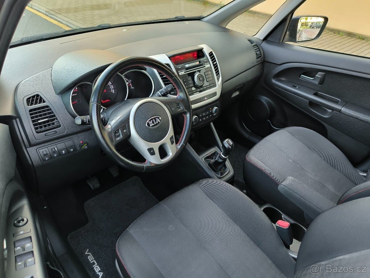 2017 Kia VENGA - 13