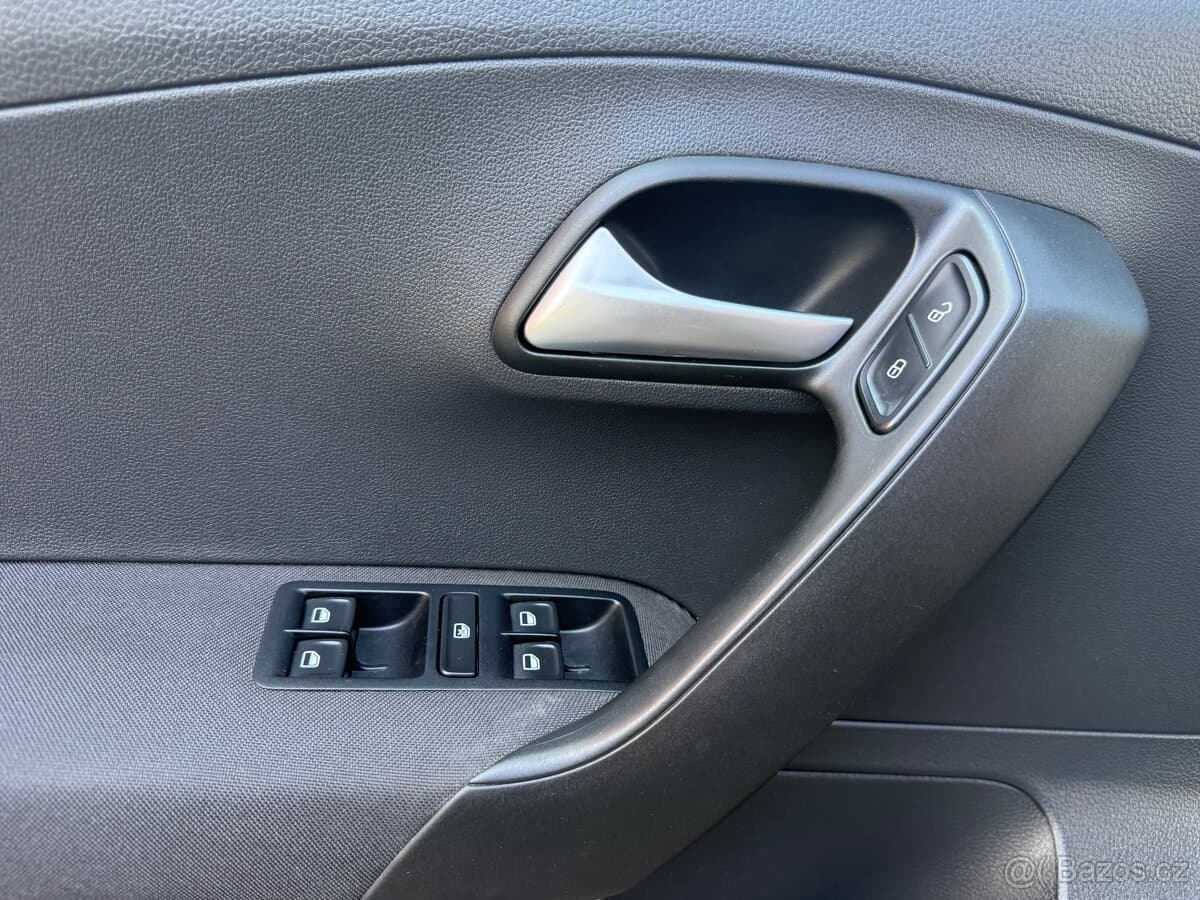 2014 Volkswagen POLO - 13