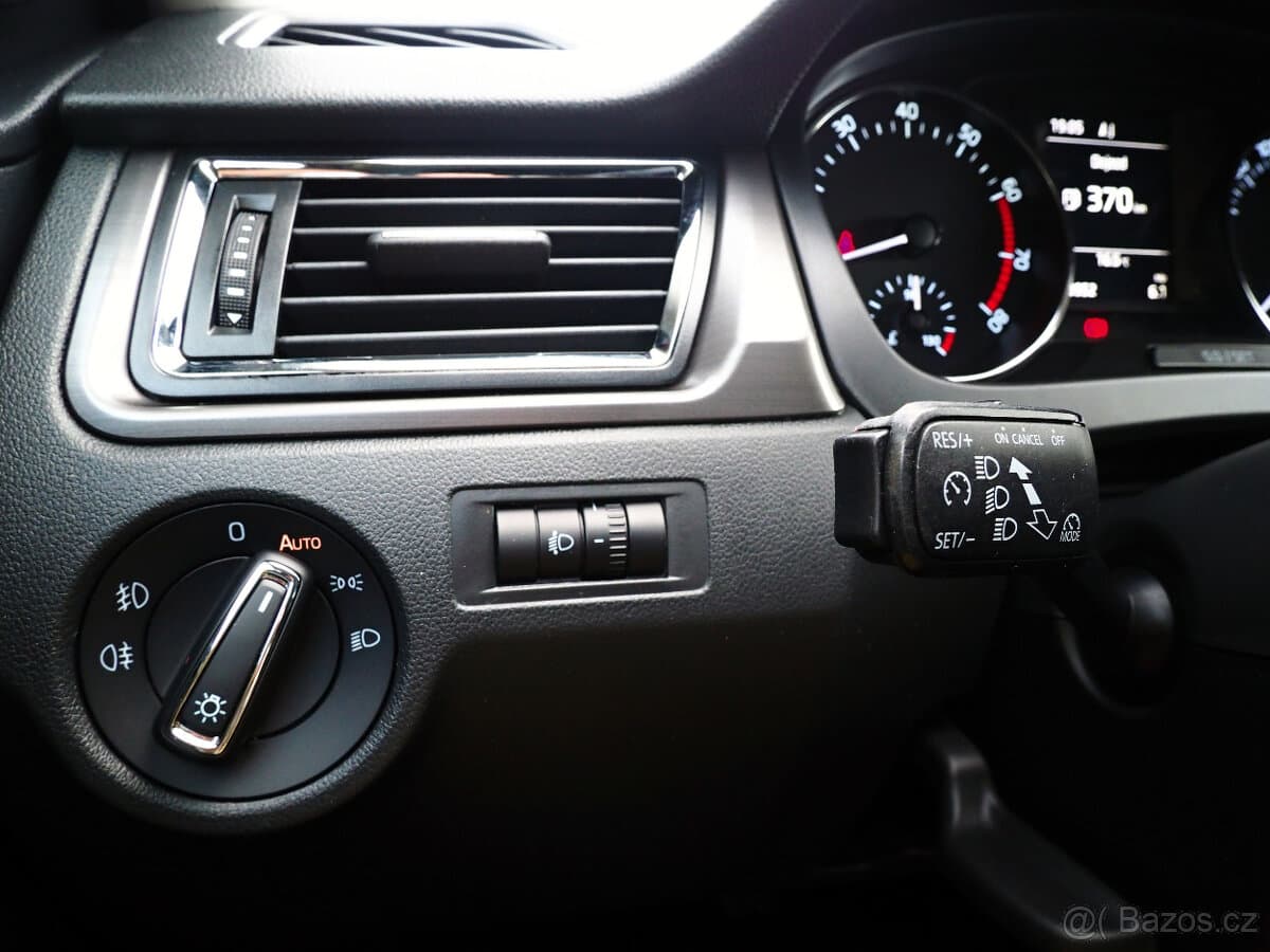 2017 Škoda RAPID - 13