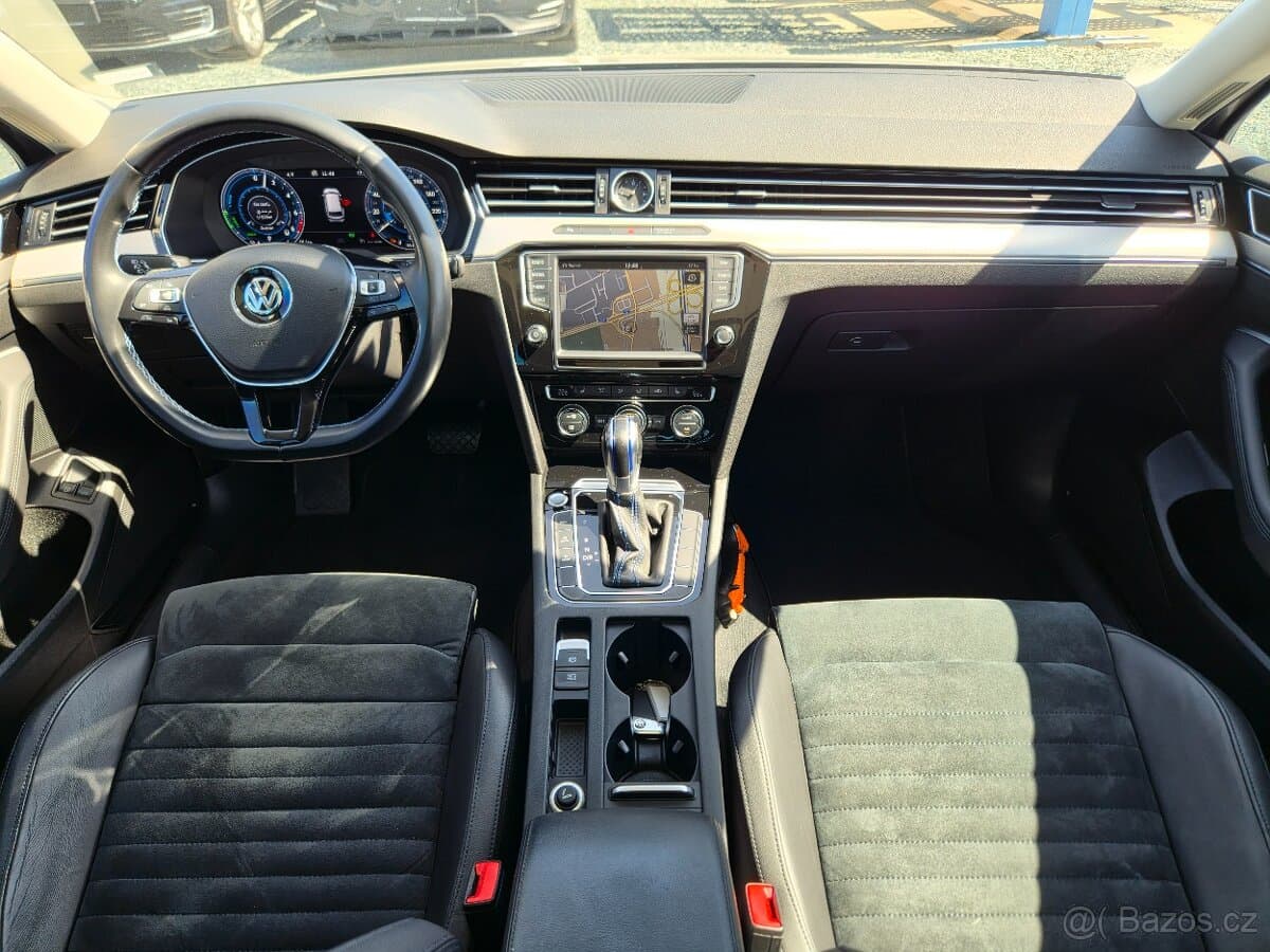 2015 Volkswagen PASSAT - 13