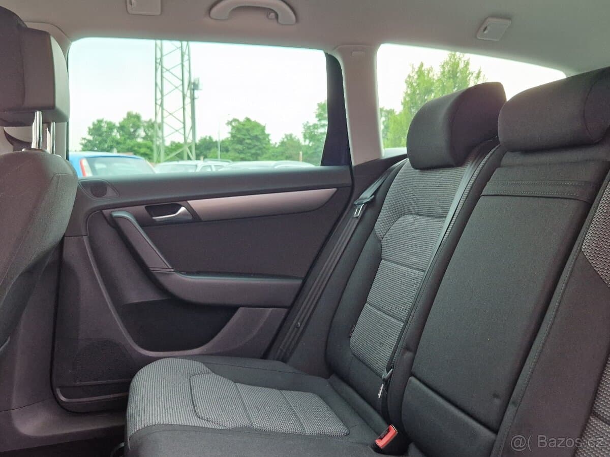 2013 Volkswagen PASSAT - 13