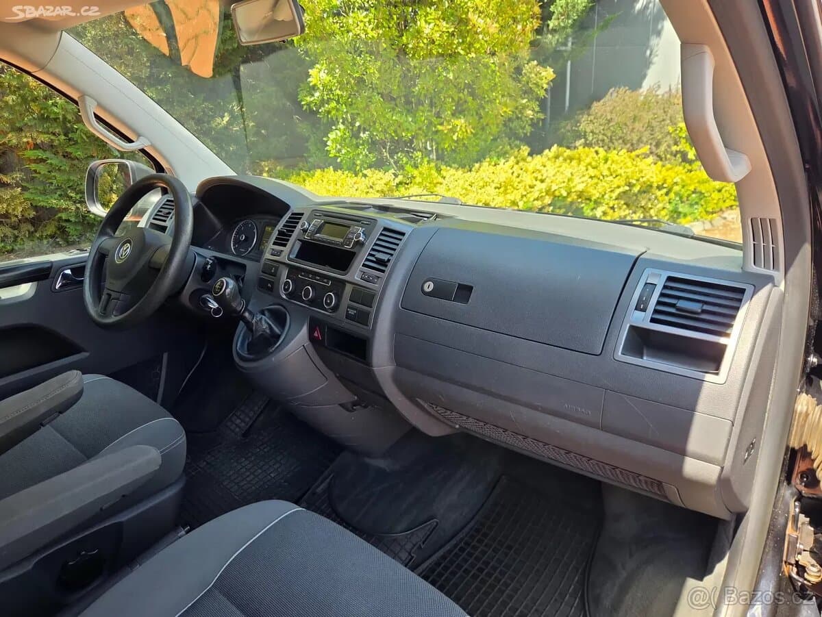 2012 Volkswagen MULTIVAN - 13