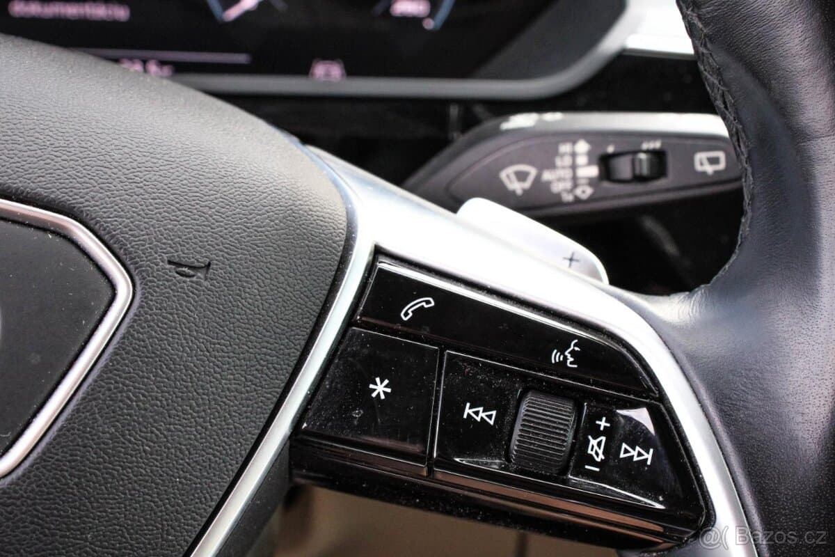 Audi E-TRON - 13
