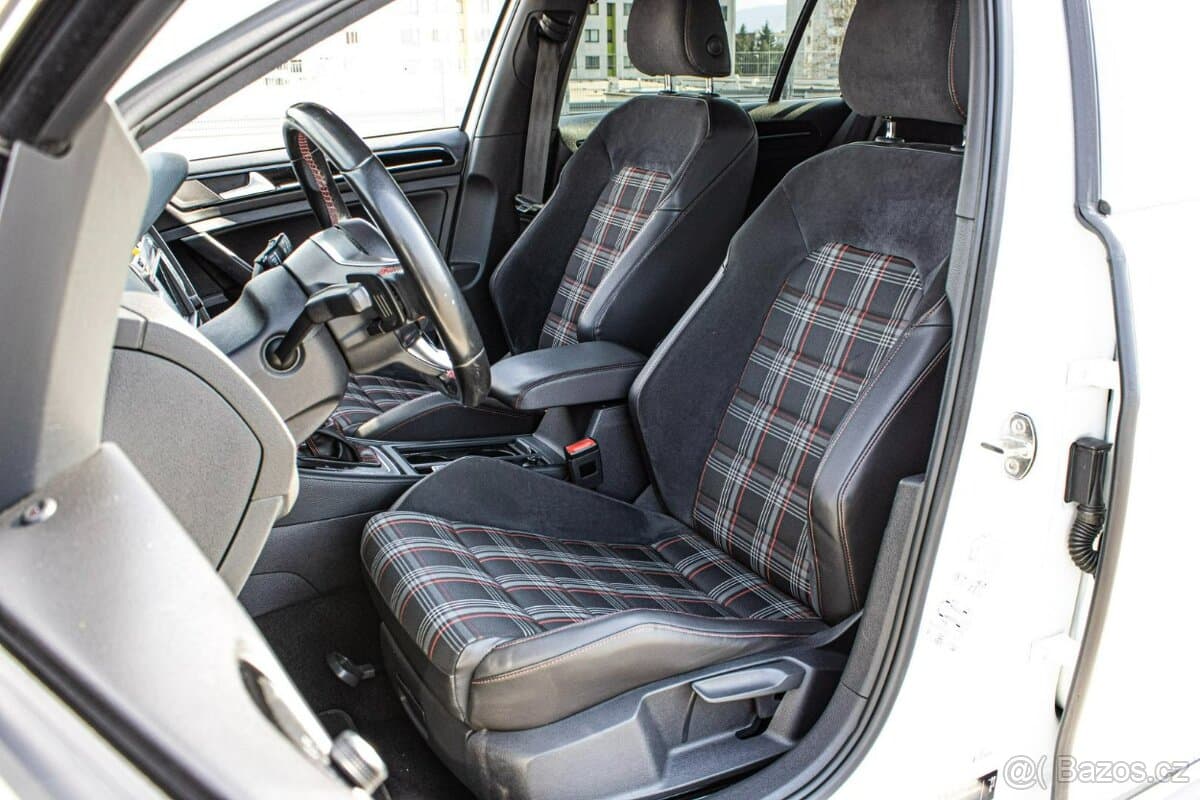 2016 Volkswagen GOLF - 13