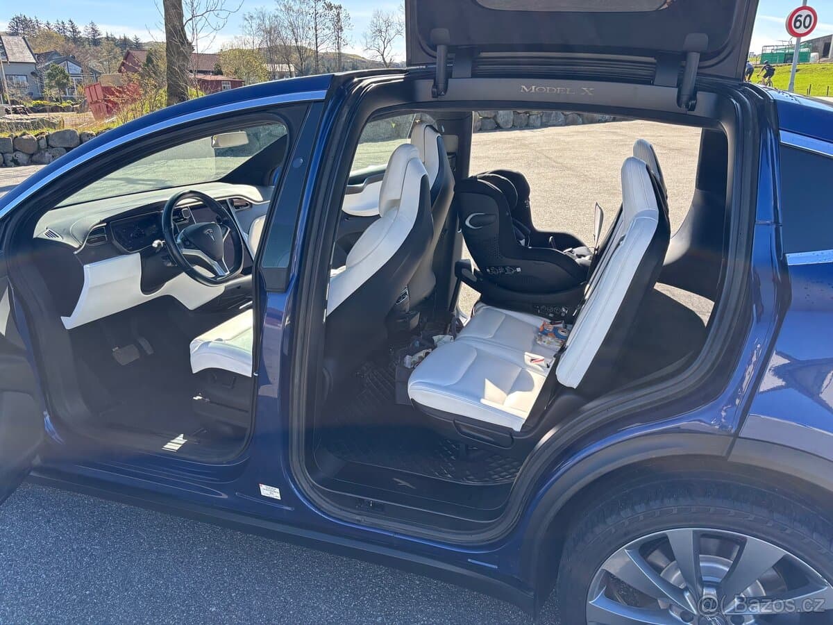 2017 Tesla MODEL X - 13