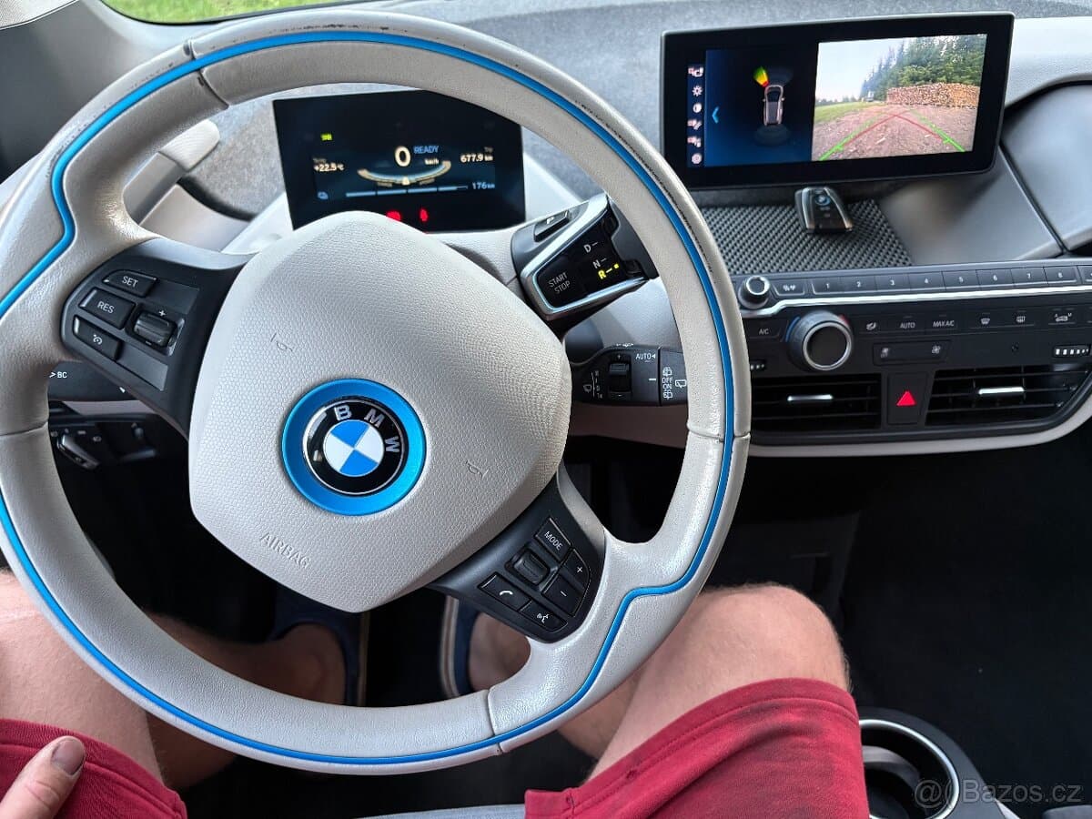 2017 BMW i3 - 13