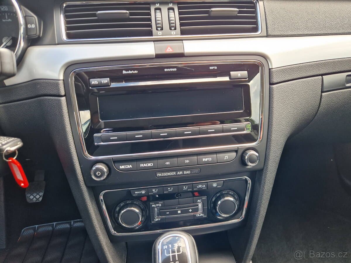 2013 Škoda SUPERB - 13