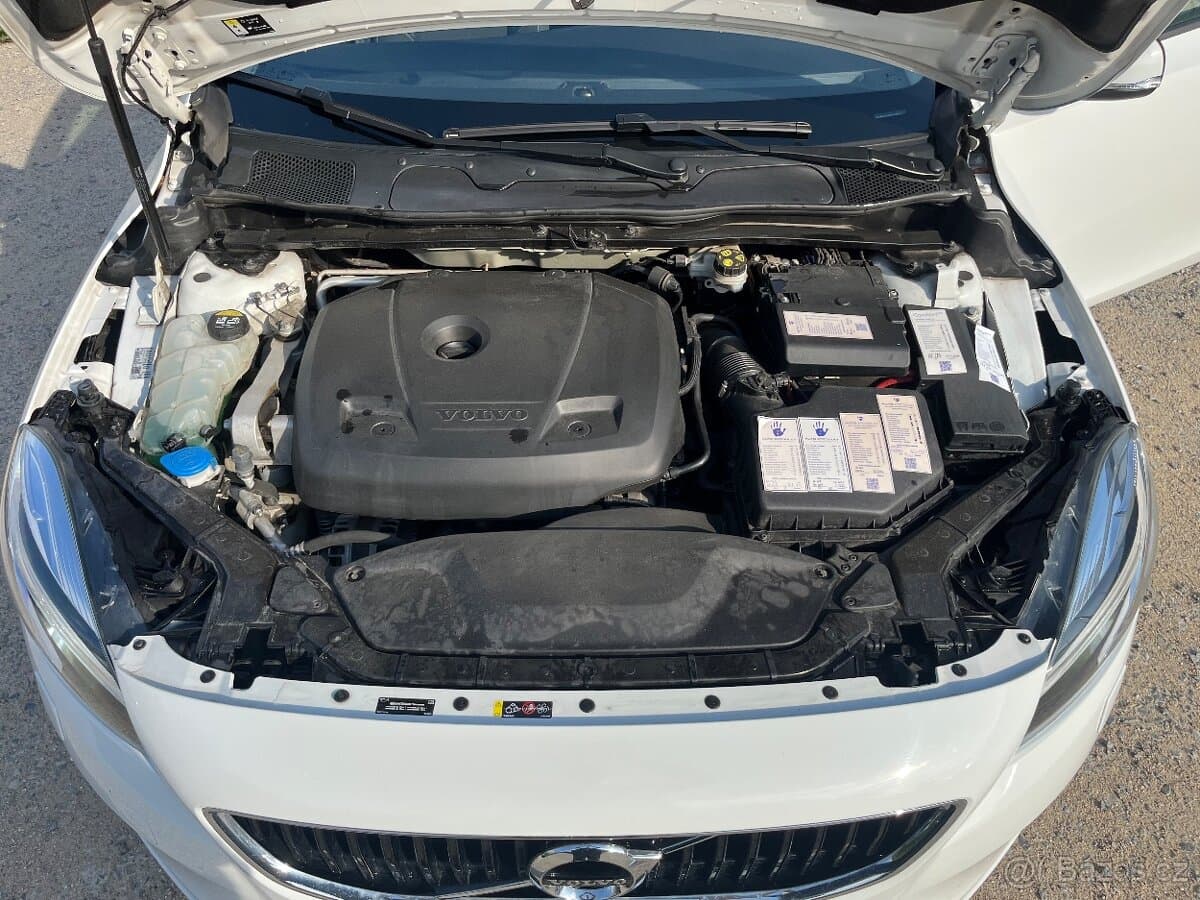 2017 Volvo V40 - 13