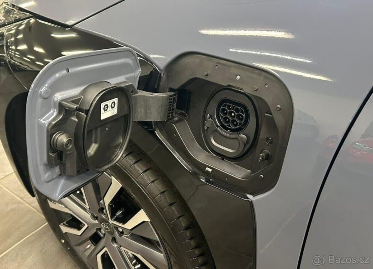 2026 Subaru SOLTERRA - 13