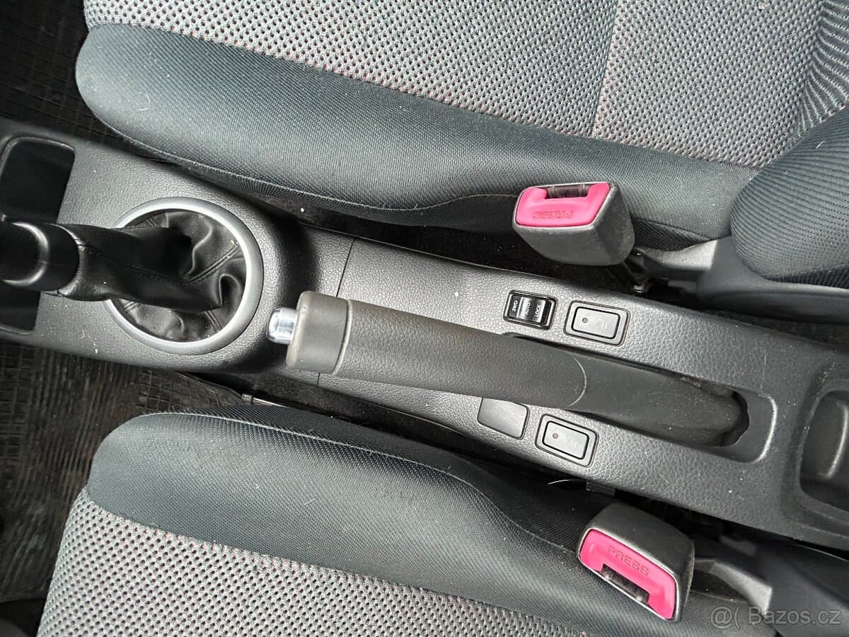2006 Suzuki SX4 - 13