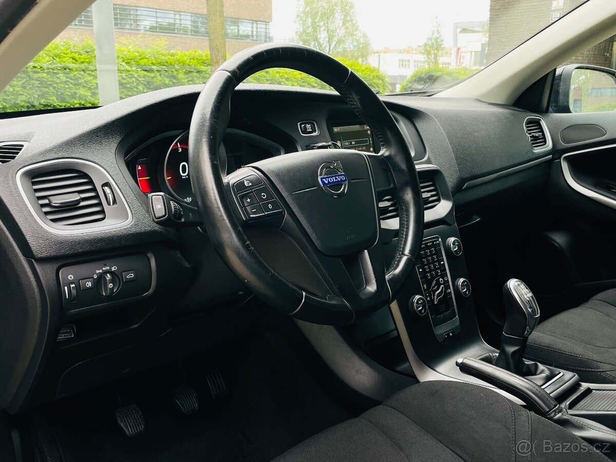 2013 Volvo V40 - 13