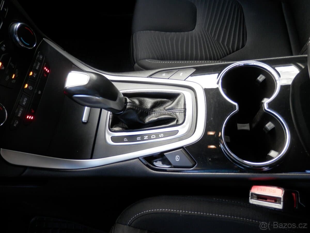 2015 Ford S-MAX - 13