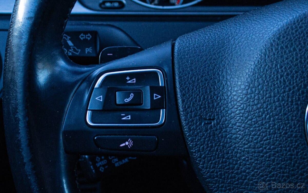 2012 Volkswagen PASSAT - 13