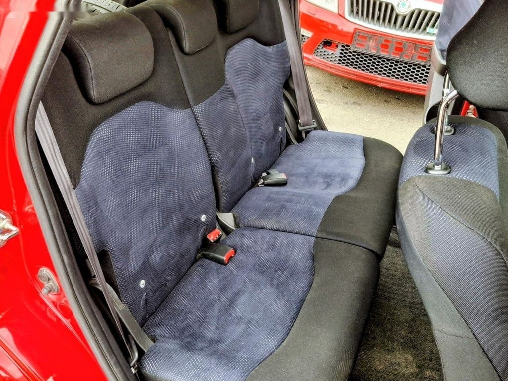 2013 Toyota YARIS - 13
