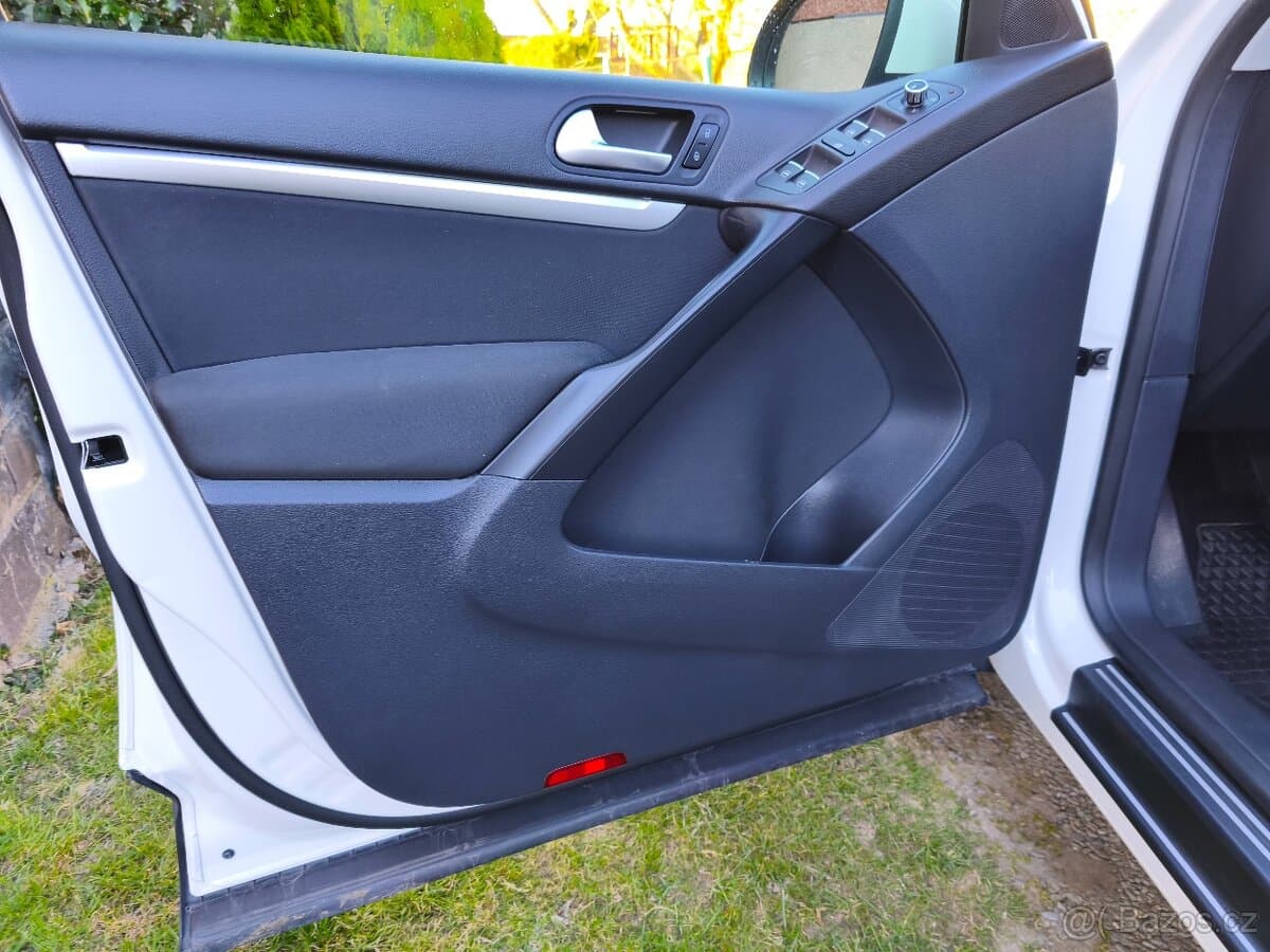 2010 Volkswagen TIGUAN - 13