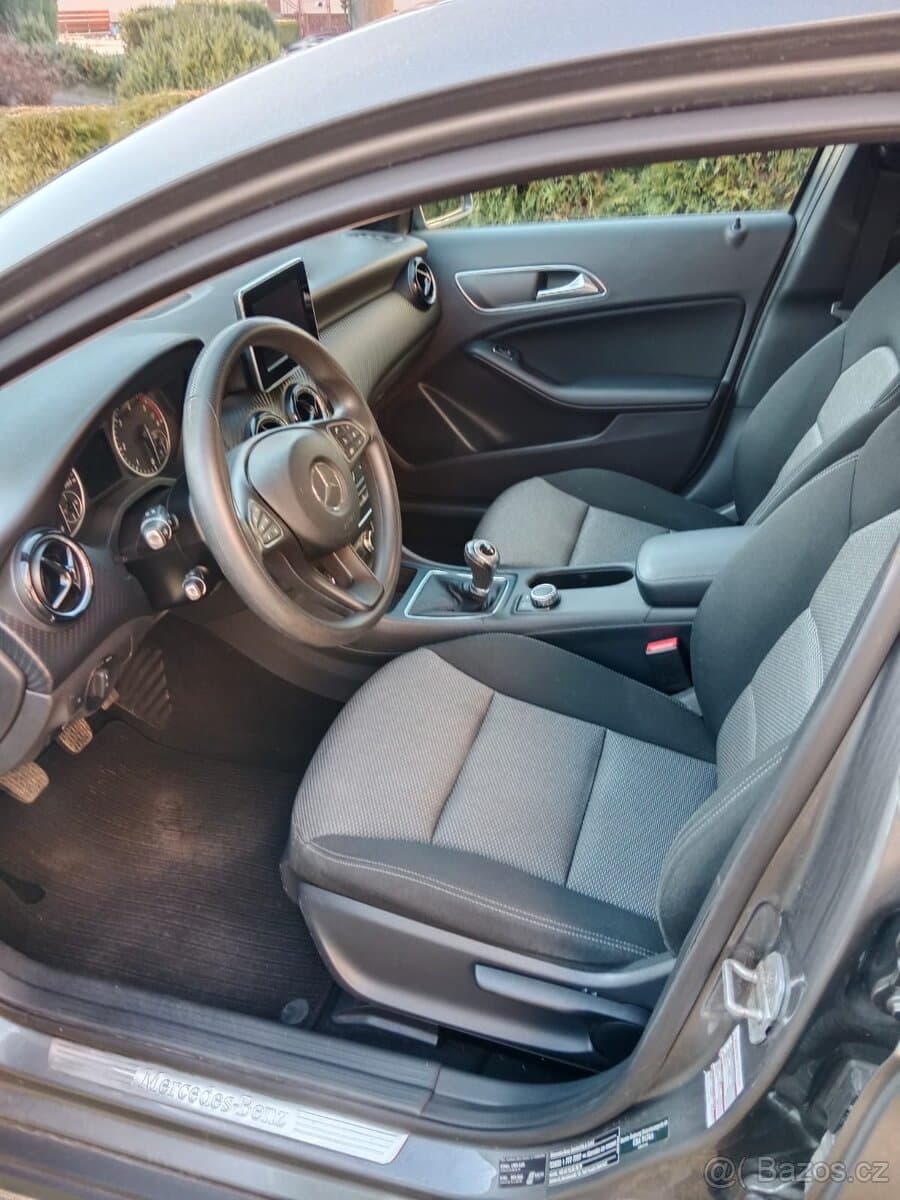 2017 Mercedes-Benz GLA - 13