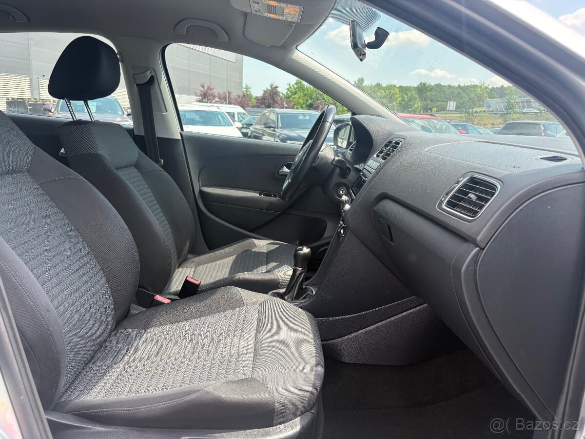 2012 Volkswagen POLO - 13