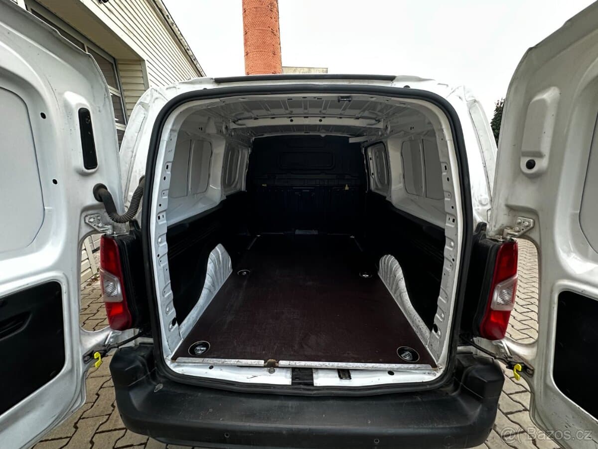 2022 Opel COMBO - 13