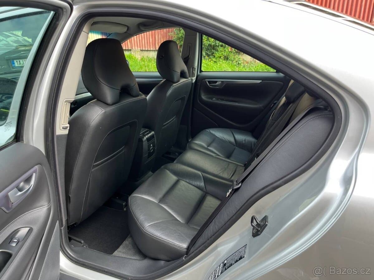 2005 Volvo S60 - 13