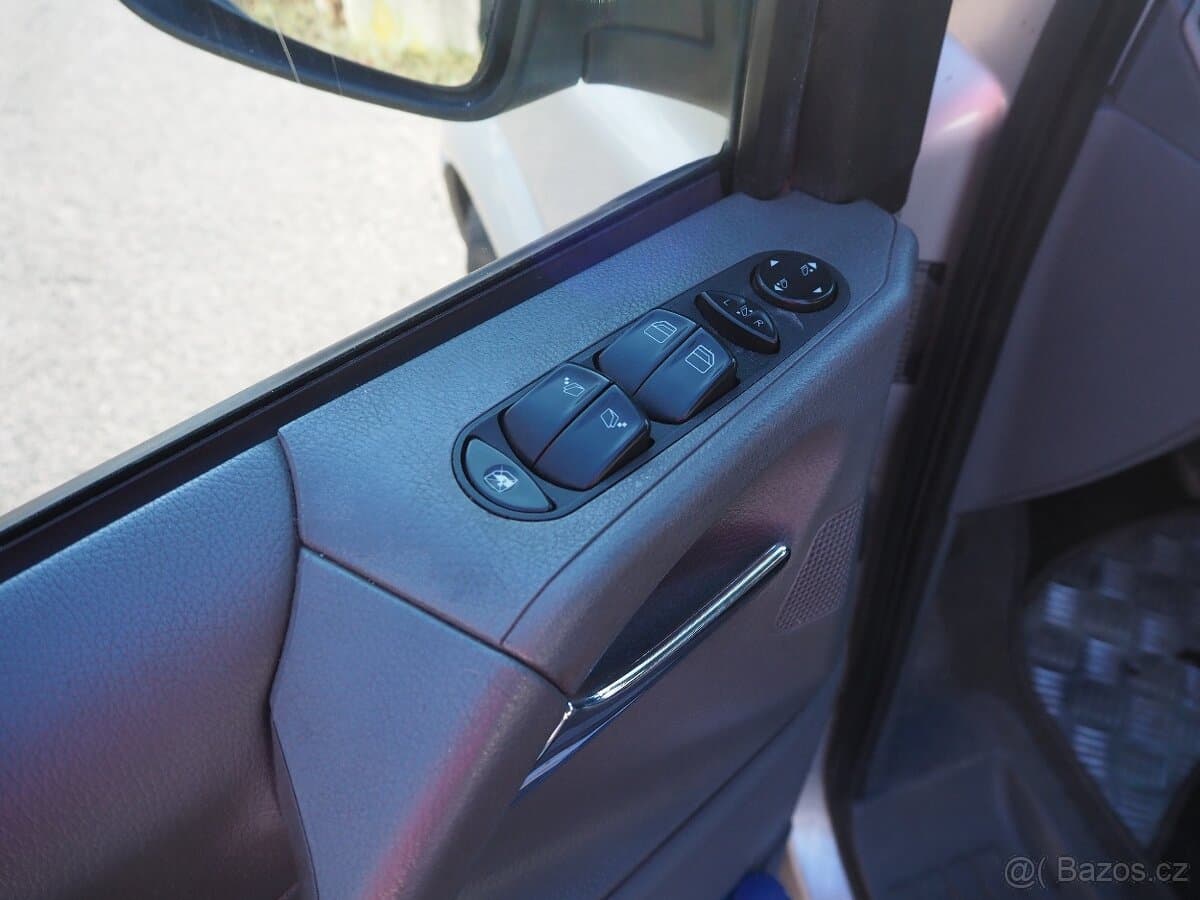 2005 Mercedes-Benz VIANO - 13