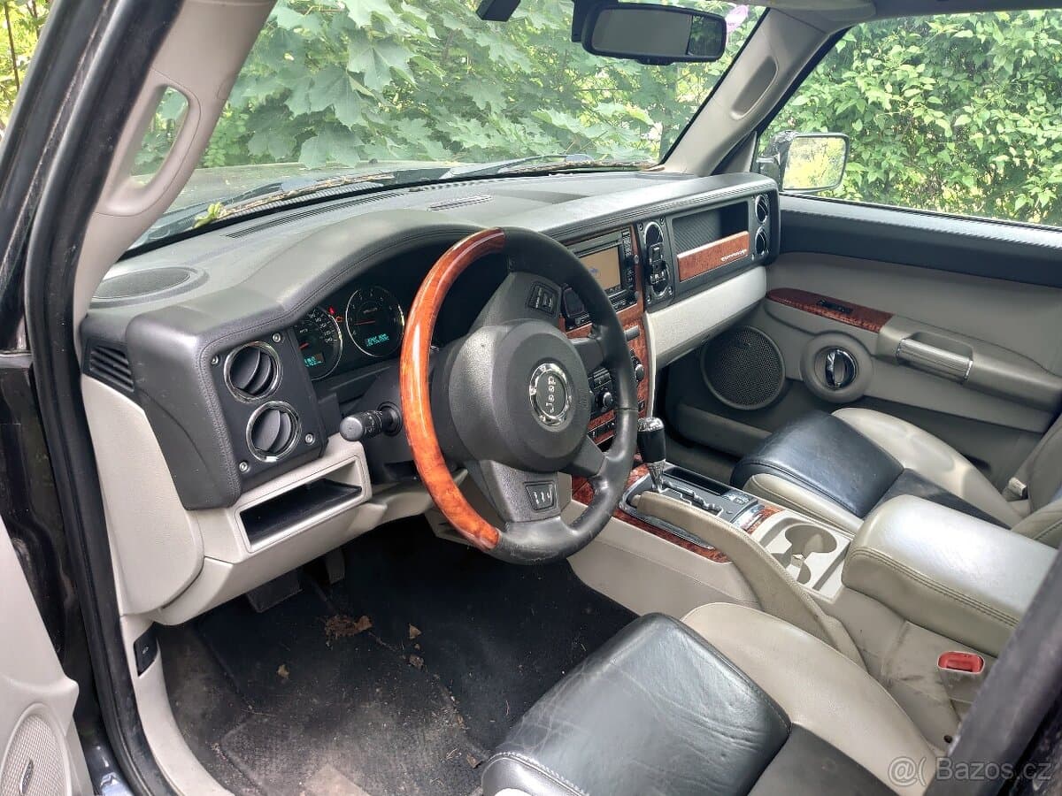 2007 Jeep COMMANDER - 13