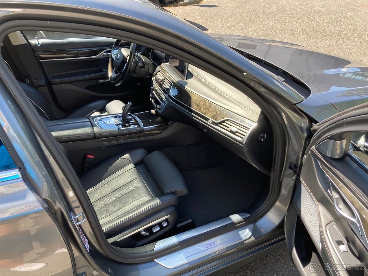 2016 BMW 7-SERIES - 13