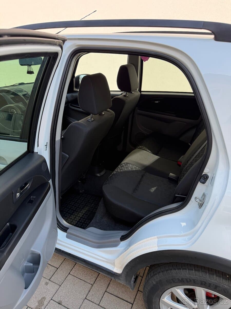 2012 Suzuki SX4 - 13