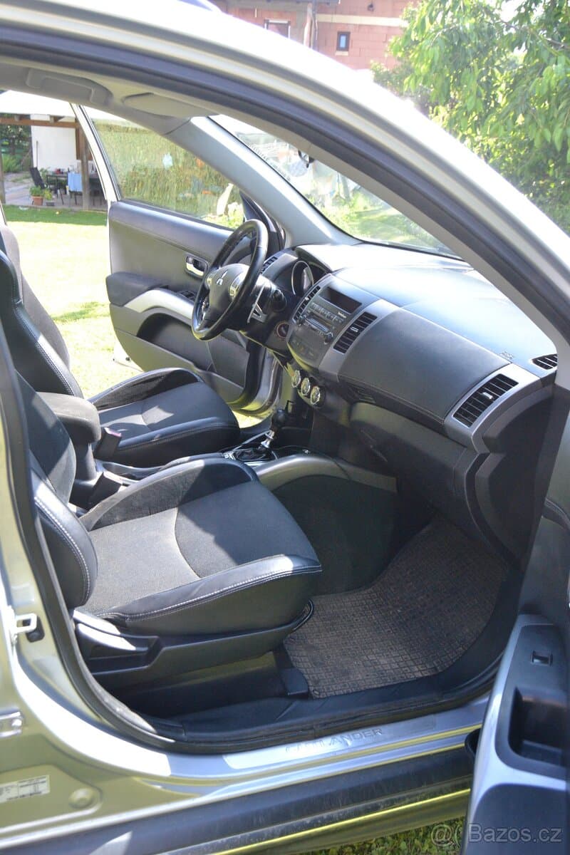 2013 Mitsubishi OUTLANDER - 13