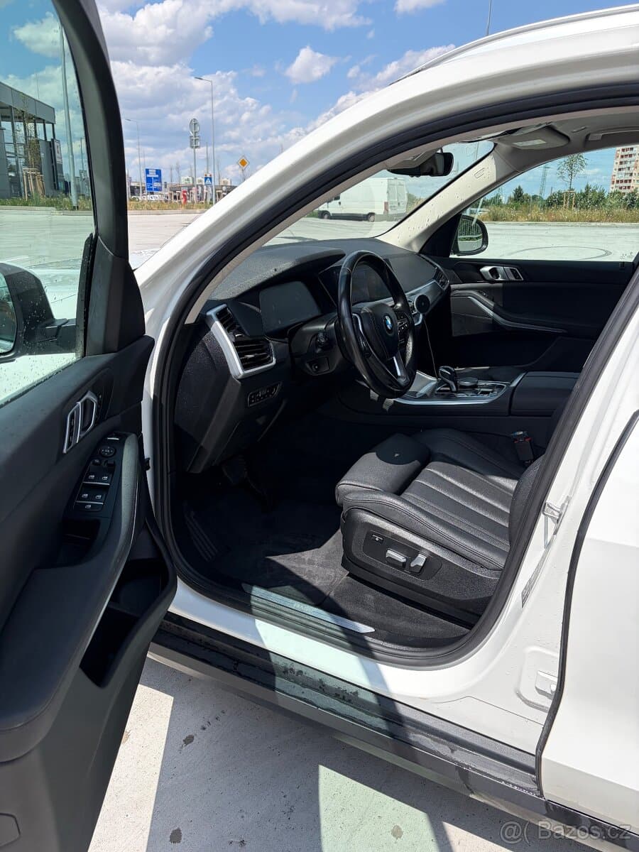 2019 BMW X5 - 13