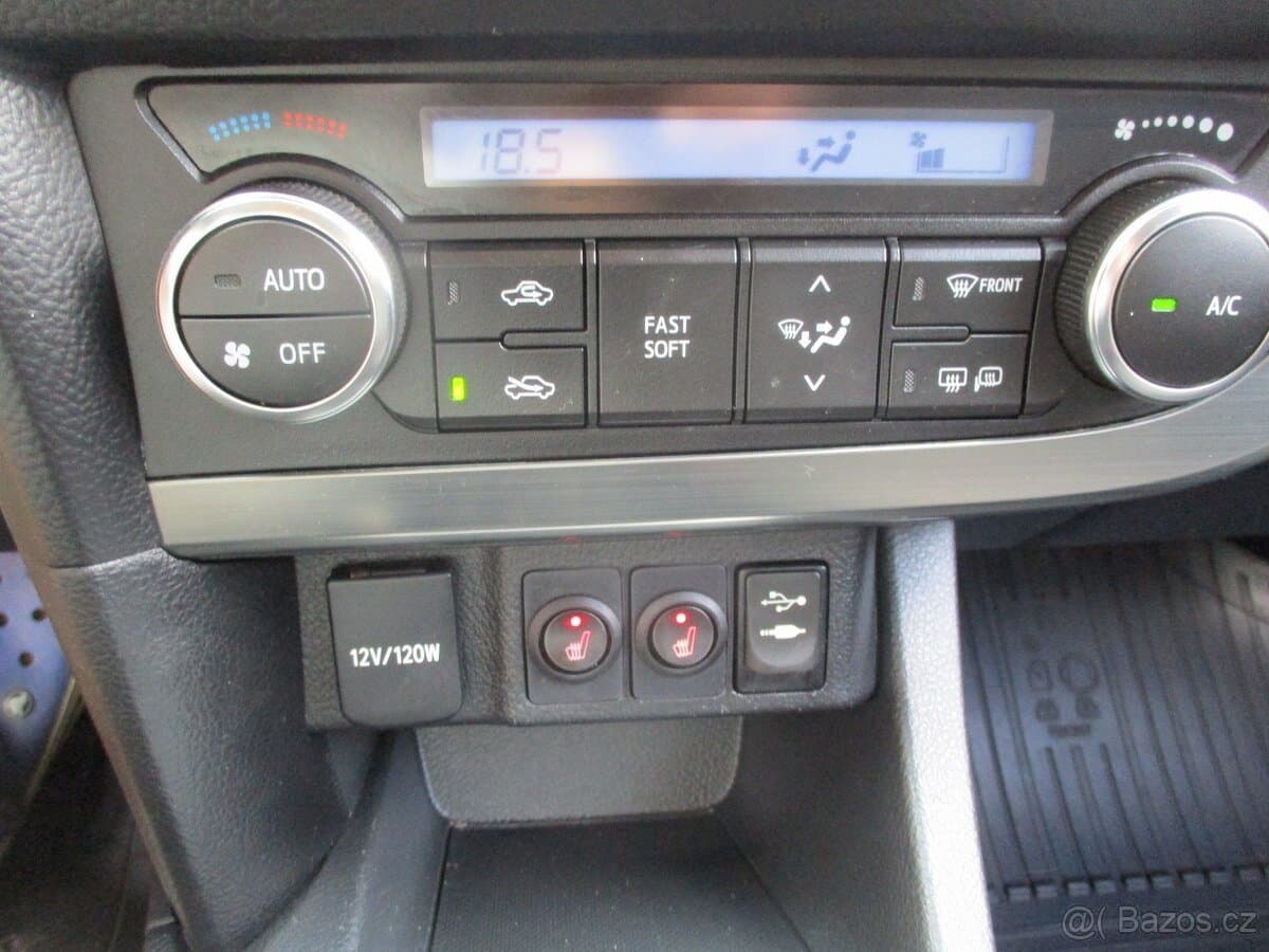 2013 Toyota AURIS - 13