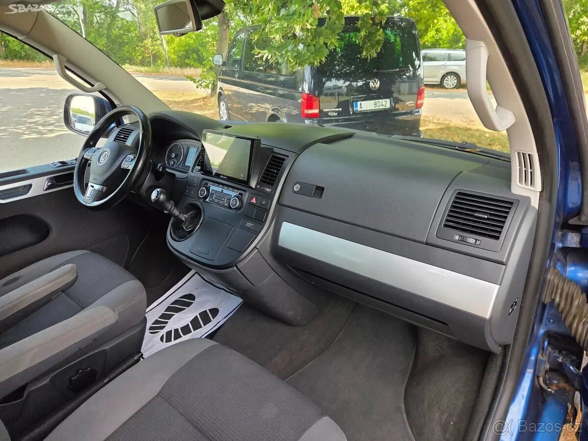 2010 Volkswagen MULTIVAN - 13