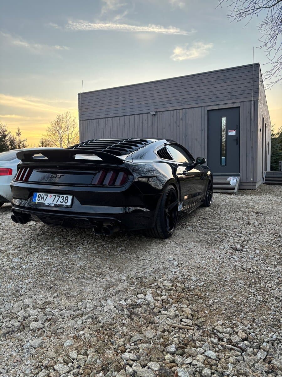 2017 Ford MUSTANG - 13