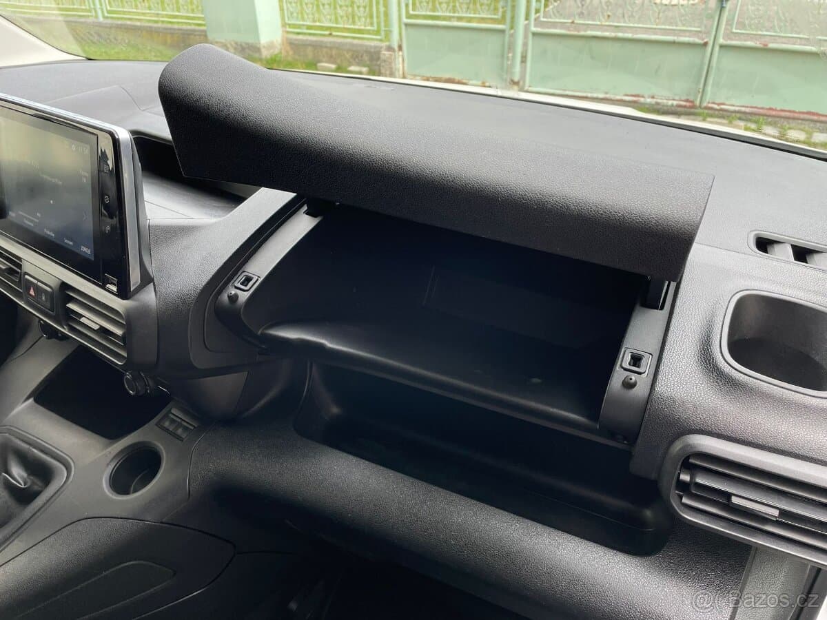 2020 Opel COMBO - 13